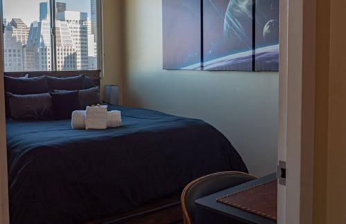 Chinatown Condominio | Panoramic Bay/City Views from Luxury Downtown SF Condo