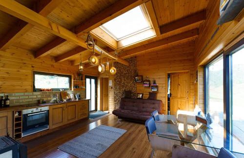 Stanceni Casa | Panoramic Cabin Stânceni