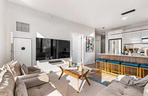West Loop Apartamento | Panoramic City Views + Prime West Loop Location
