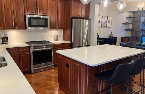South Side Flats Casa | Panoramic City View-Roof Deck-Free Garage Parking!