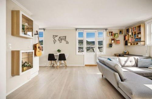 Arstad Apartamento | Panoramic Flat & Garden, free parking 12 minutes walking!