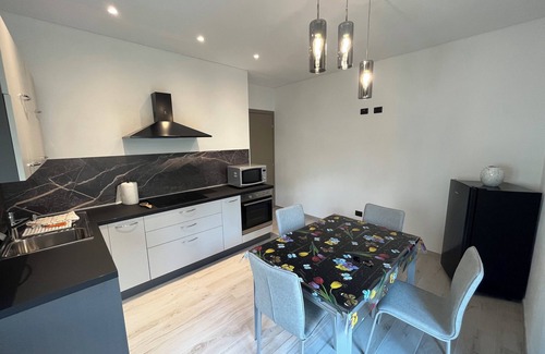 Agliano Terme Apartamento | PANORAMIC HILLSIDE APARTMENT