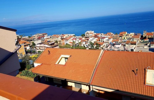 Santa Teresa di Riva Apartamento | PANORAMIC HOUSE -Santa Teresa di Riva- BANDIERA BLU