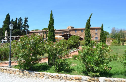 Casalappi Casa | Apartamento panorámico de tres habitaciones con jardín, piscina, tenis, en el campo cerca del mar y servicios.