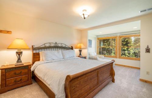 Talmont Casa | Panoramic Lake Tahoe Views, Dog Friendly, Pool Table, Near Alpine and Olympic Valley!