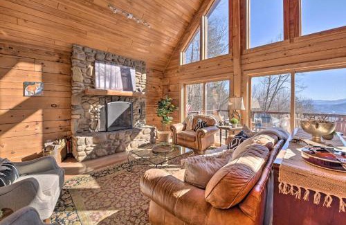 Waynesville Casa | Panoramic Mtn Views Luxe Smoky Mountain Cabin!