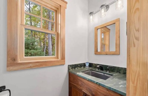 Penrose Cabina | Panoramic Mtn View’s-Sauna-Hot Tub-Game Room-Waterfalls, hiking, biking w/in min