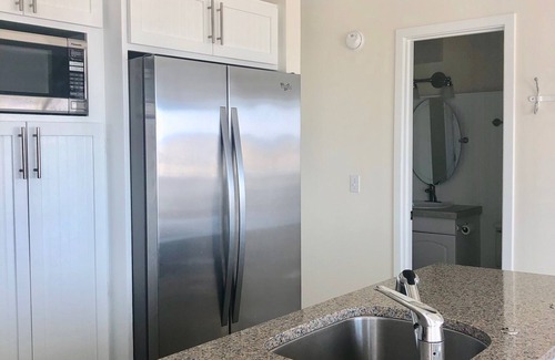 Bald Head Island Villa | NUEVO en VRBO: vistas panorámicas al mar, interior fresco, a pasos de la playa