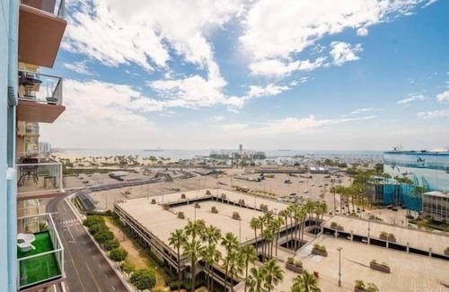Downtown Long Beach Condominio | Panoramic Ocean views and walking distance to LB Convention!