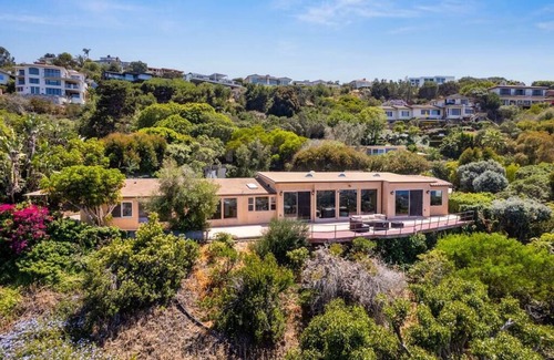 Hidden Valley Villa | PANORAMIC Ocean View 5BR Villa, Pool, Firepit, Gym