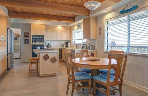 Aptos Casa | Panoramic Ocean Views - in Private Sanctuary