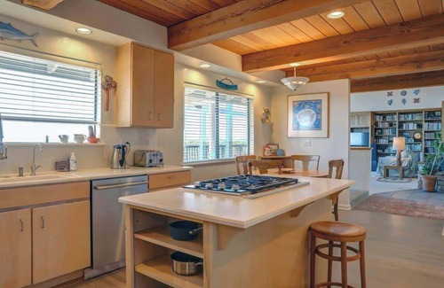 Aptos Casa | Panoramic Ocean Views - in Private Sanctuary