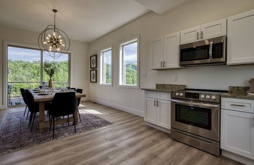 Gatlinburg - Pigeon Forge Cabina | Panoramic Paradise 4 Bedroom Cabin by RedAwning