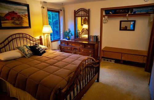 Waldport Casa | Panoramic Promontory: Bay View Beach House