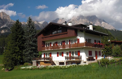Cortina d'Ampezzo Apartamento | Panorámica, tranquila, a menos de 1 km del centro
