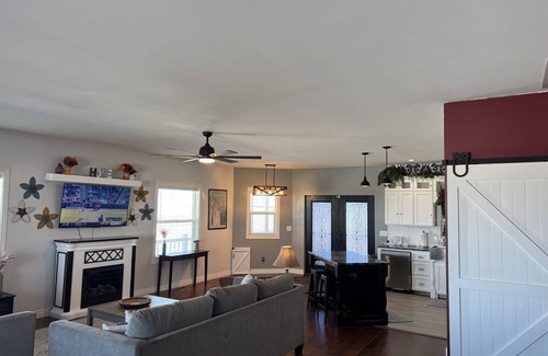 Idaho Falls Casa | Panoramic Rustic Retreat ~ 3-Bedrooms ~ 2-Full Baths 10 minutes from Idaho Falls