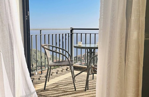Campanario Casa | Panoramic sea and Mountain View 2 Bedroom House