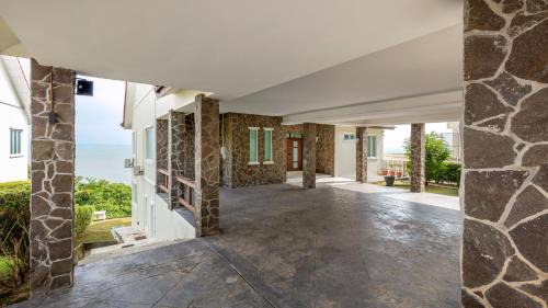 Tanjung Bungah Casa | Panoramic Seaview Holiday Home - Batu Ferringhi