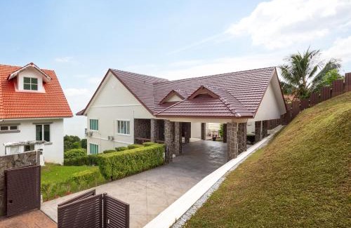 Tanjung Bungah Casa | Panoramic Seaview Holiday Home - Batu Ferringhi