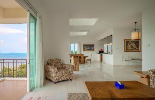 Tanjung Bungah Casa | Panoramic Seaview Holiday Home - Batu Ferringhi