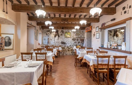 Caprese Michelangelo Casa | Panoramic stone apartment with swimming pool