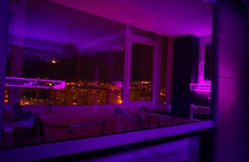 Centrul Nou Apartamento | Panoramic Studio - Jacuzzi & Parking