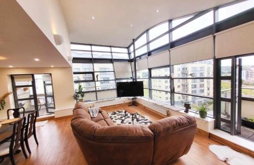 Blackrock Apartamento | Panoramic Two-bedroom Penthouse