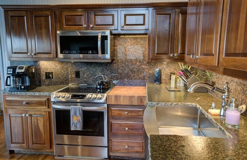 Bamboo Cabina | Panoramic & Unparalleled Blue Ridge Mountain Views!
