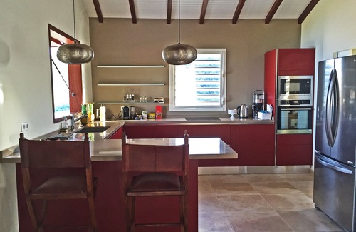 Les Anses-d'Arlets Villa | Vista panorámica y un ambiente acogedor para esta villa de estilo criolla