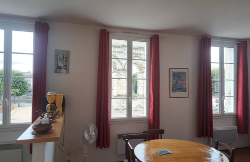 Saintes Apartamento | Panoramic view accommodation