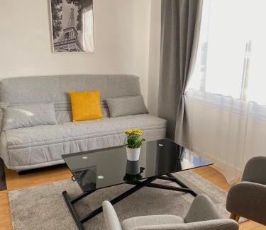 Joinville-le-Pont Apartamento | Panoramic View Studio - 15 min from Paris