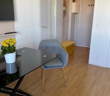 Joinville-le-Pont Apartamento | Panoramic View Studio - 15 min from Paris