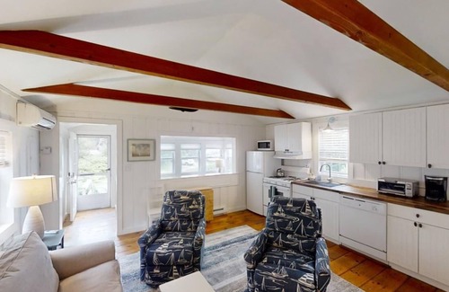 South Dennis Cabaña | Panoramic views and pond access