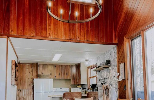 Northern Bruce Peninsula Casa | Panoramic Views of Miller Lake - The Lookout perched on the waters edge.
