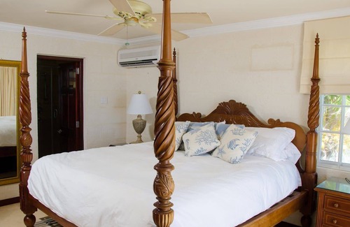 Work Hall Casa | Panoramic Views Of The Turquoise Ocean