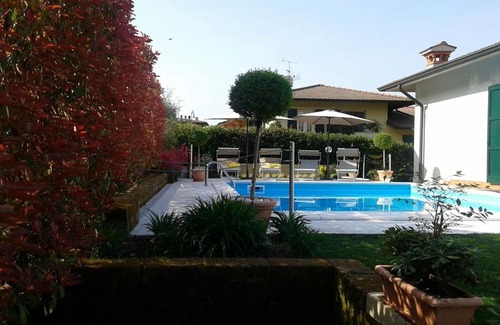 Pozzolengo Villa | Villa panorámica con piscina
