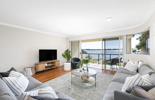 Sylvania Apartamento | Panoramic Water View Apartment