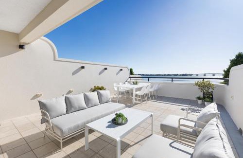 Sylvania Apartamento | Panoramic Water View Apartment