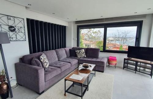 Kabatas Apartamento | Panoramik boğaz manzaralı daire