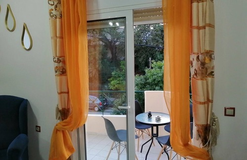 Petaloudes Apartamento | Panos Alex Apartment