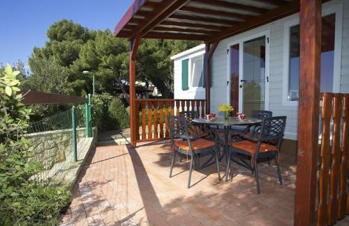 Brodarica Casa | Pansion Zlatna ribica