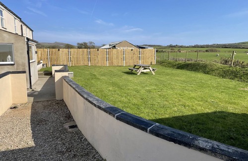 Rhoshirwaun Cabaña | PANT FALI, family friendly, character holiday cottage in Aberdaron