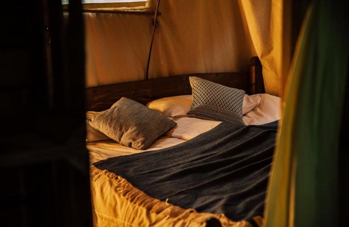 Llangower Otro | Pant Y March Canvas Hideaway external shower