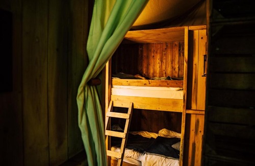Llangower Otro | Pant Y March Canvas Hideaway external shower