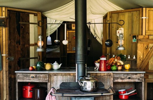 Llangower Otro | Pant Y March Canvas Hideaway external shower