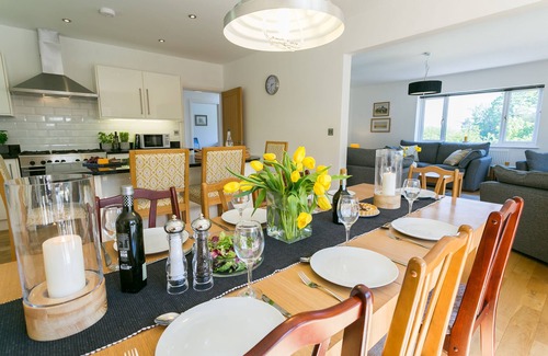 Marianglas Cabaña | Pant yr Afallen - a coastal that sleeps 10 guests in 4 bedrooms