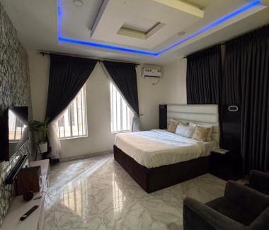 Ofin Hotel | Panther Luxe Lounge & Hotel