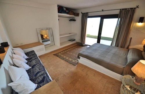 Pantogia Villa | Pantogia Villa Sleeps 12 Pool Air Con WiFi