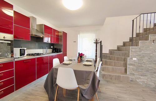 Vignola Casa | Paola holiday home with panoramic terrace