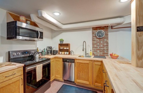 Verona Casa | Paoli Den - Newly Remodeled!